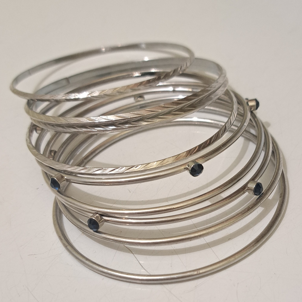 Elegant 9 Piece Bangle Set